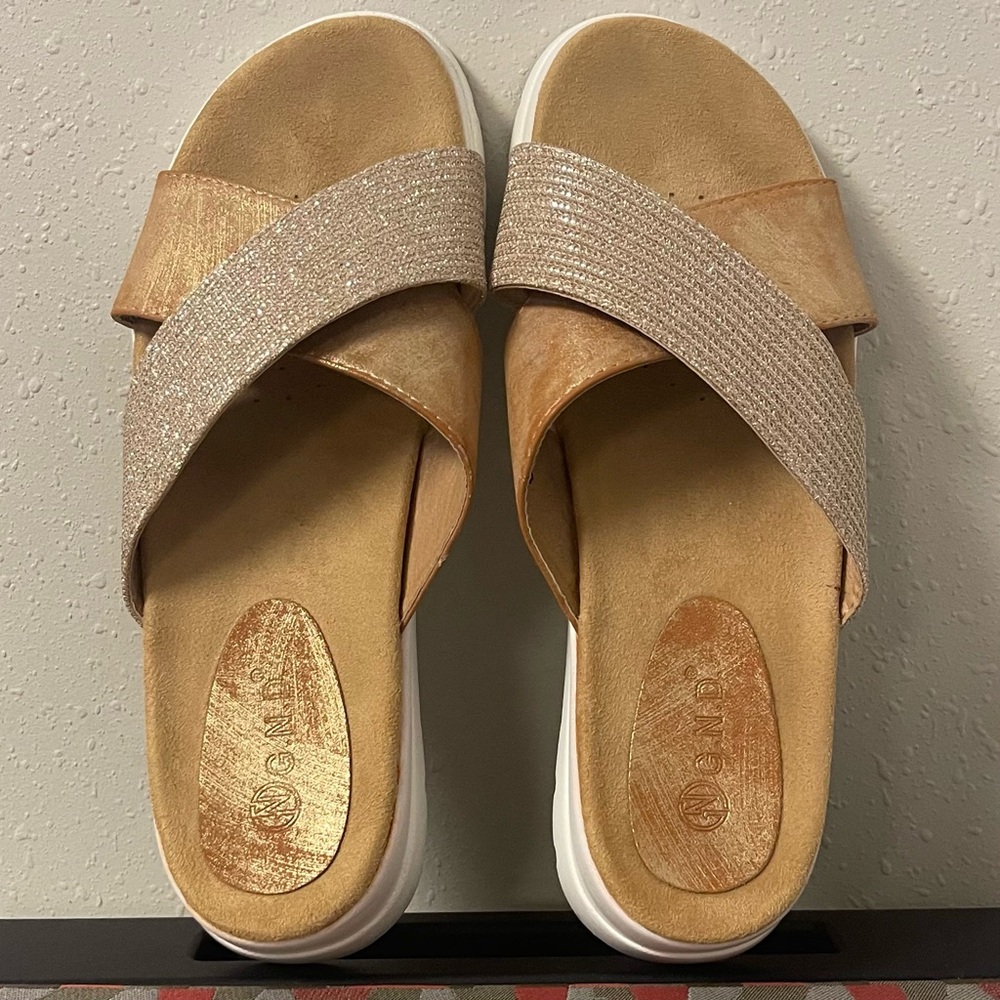 G.N.D. Crossover Platform Sandal - White Tan & Gold Tones - Size 10 - Picture 5 of 12
